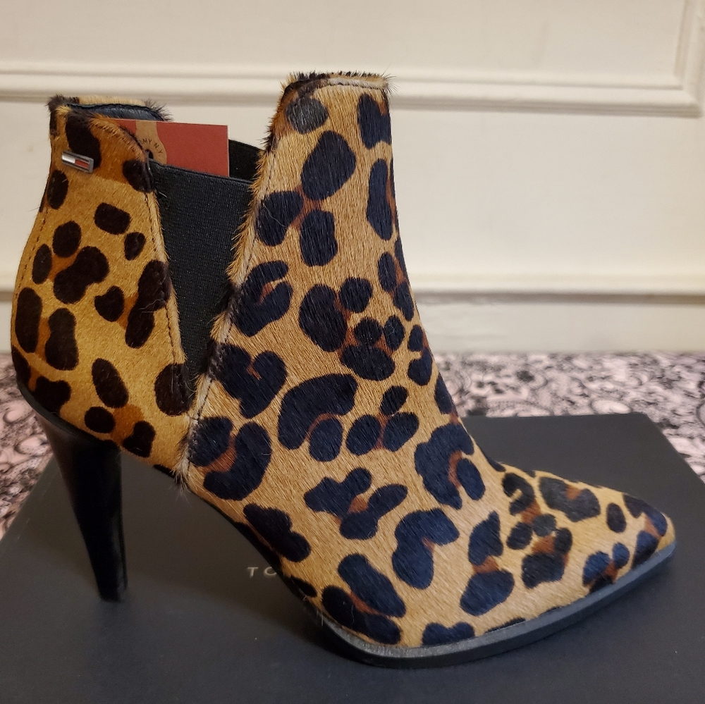 Booties - leopard print